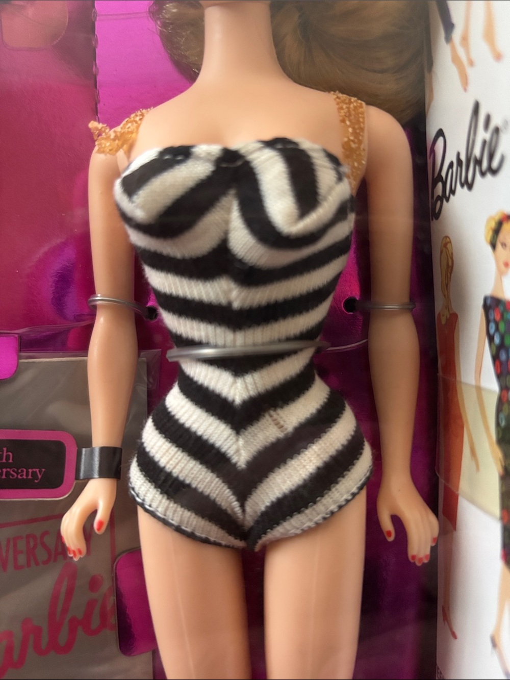 1993 Reproduction of the 1959 Barbie & Package—-35th Anniversary - Picture 3 of 9